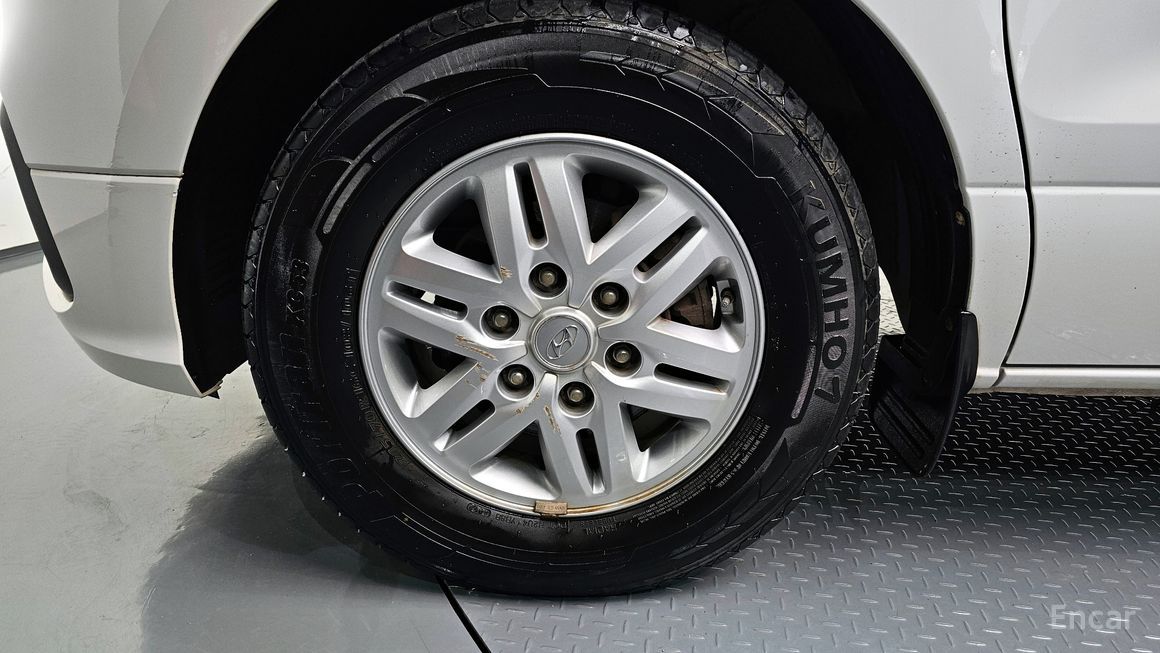 Hyundai Starex - фото 4