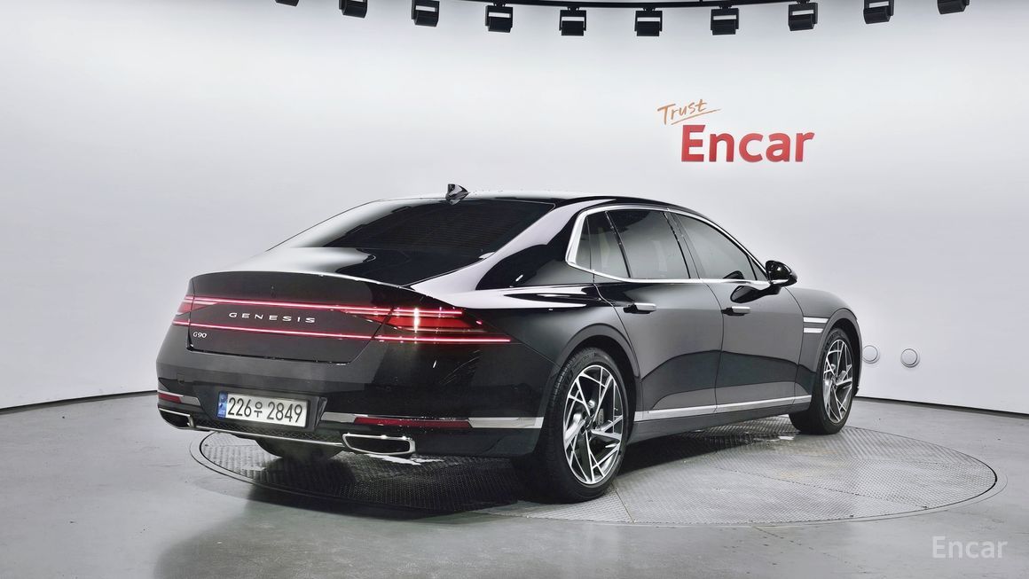 Genesis G90 - фото 1