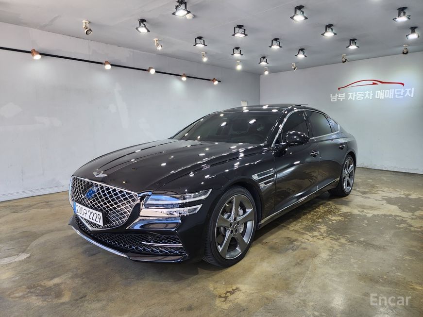 Genesis G80 - фото 1