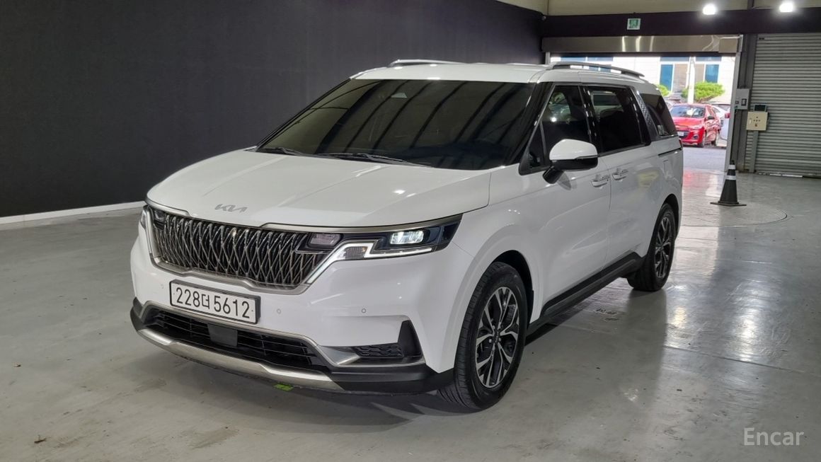 Kia Carnival - фото 0