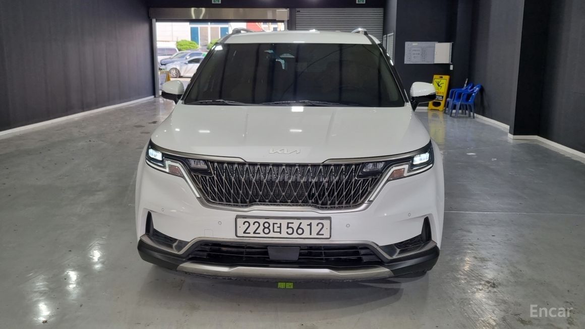 Kia Carnival - фото 2