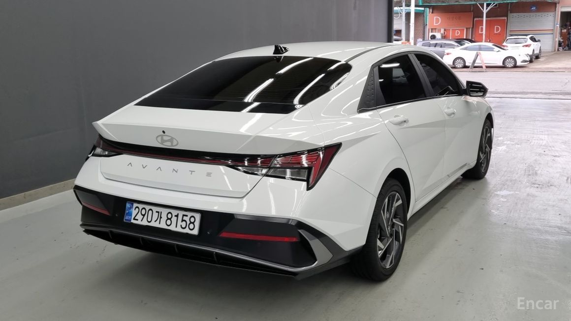 Hyundai Avante - фото 1