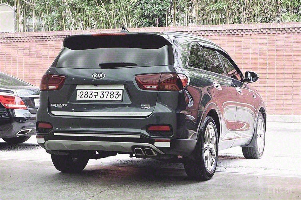 Kia Sorento - фото 2