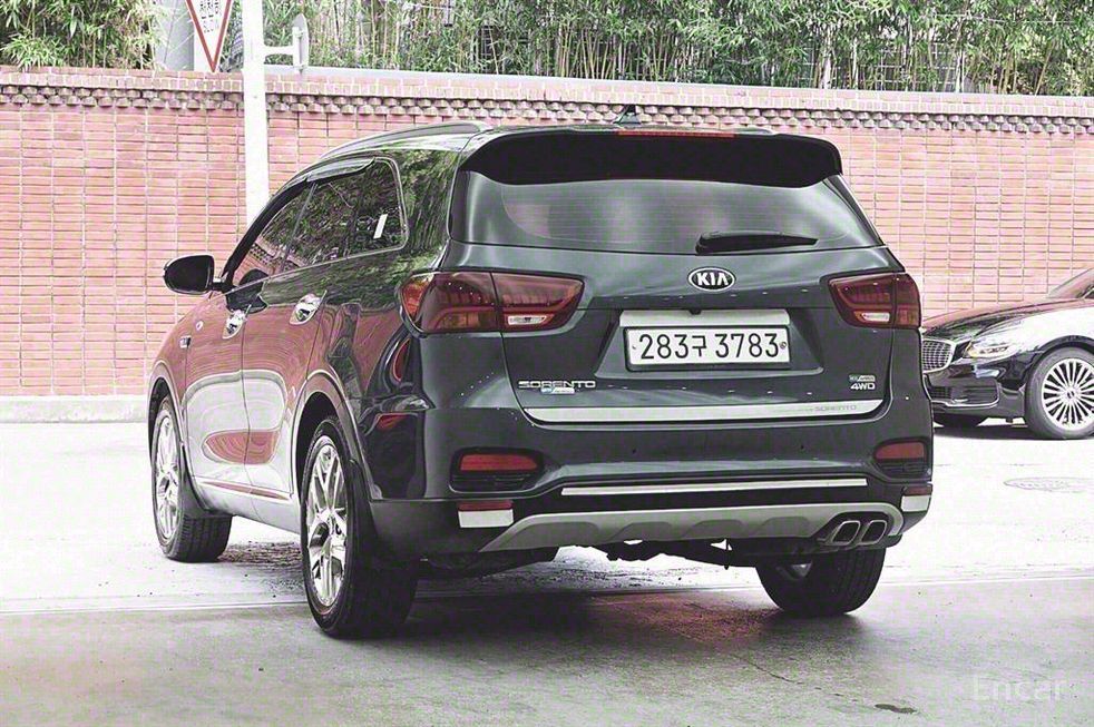 Kia Sorento - фото 3