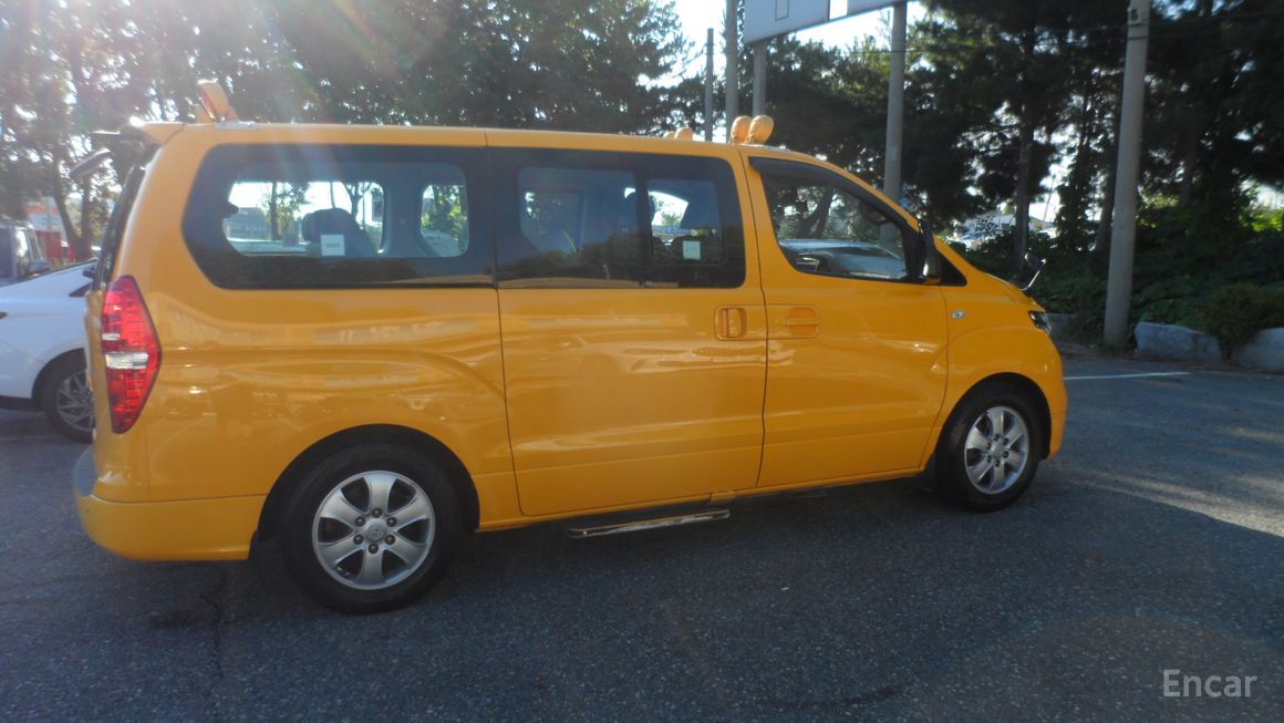 Hyundai Starex - фото 1