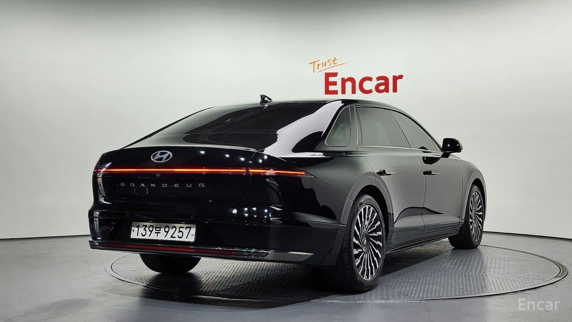 Hyundai Grandeur - фото 1