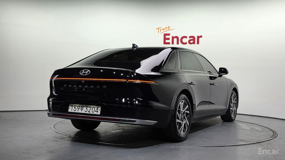 Hyundai Grandeur - фото 1
