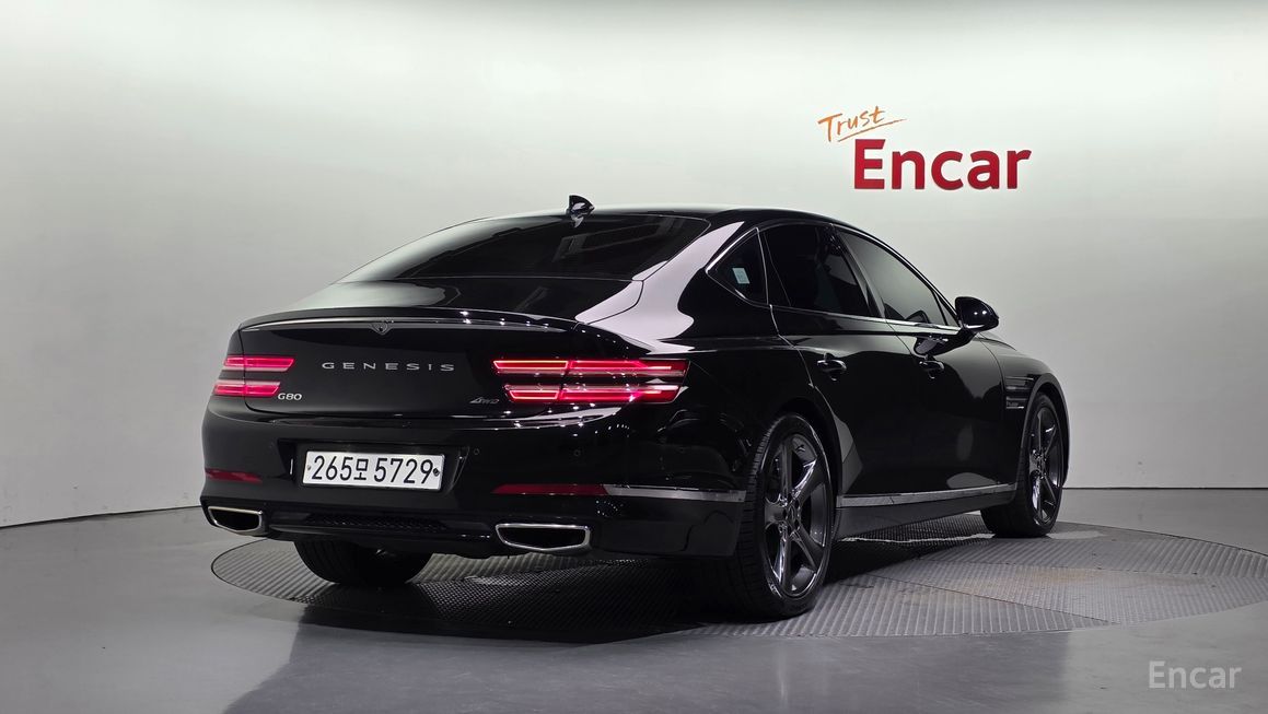 Genesis G80 - фото 1