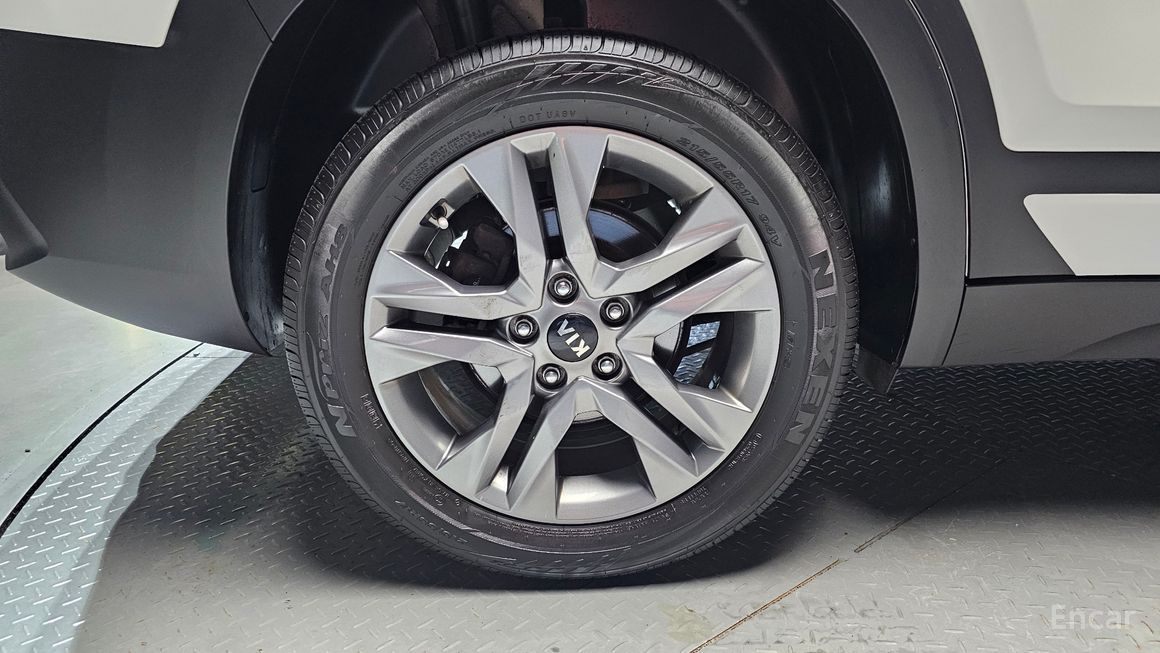 Kia Seltos - фото 4