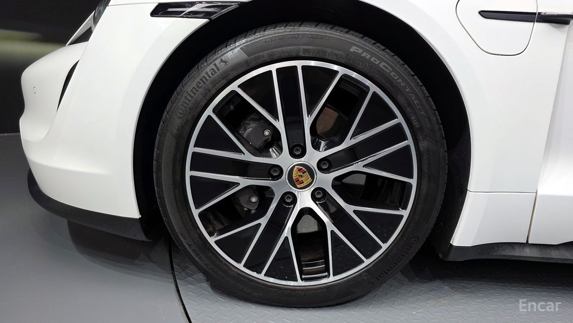 Porsche Taikan - фото 4