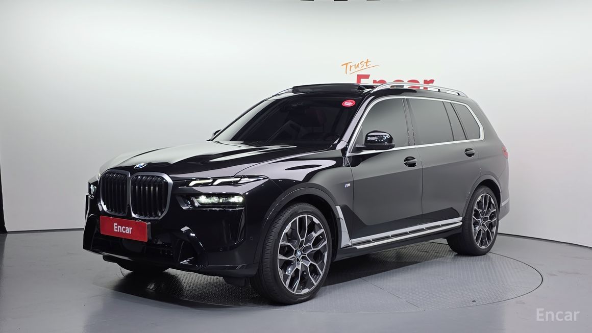 BMW X7 - фото 0