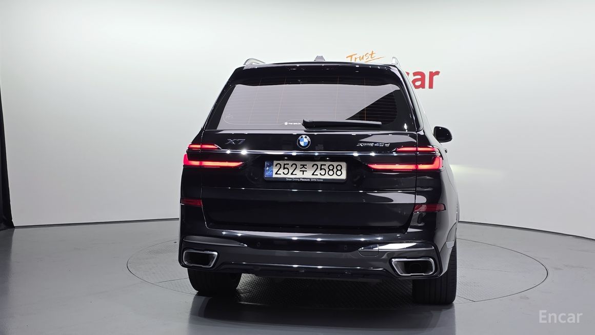 BMW X7 - фото 3