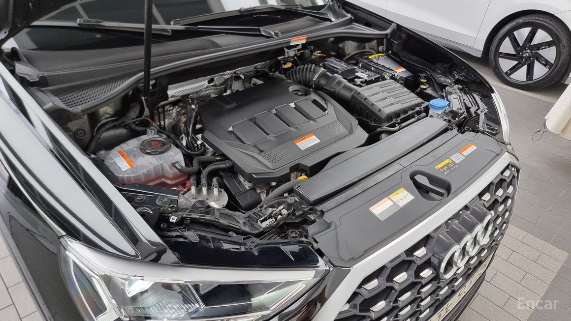 Audi Q3 - фото 5