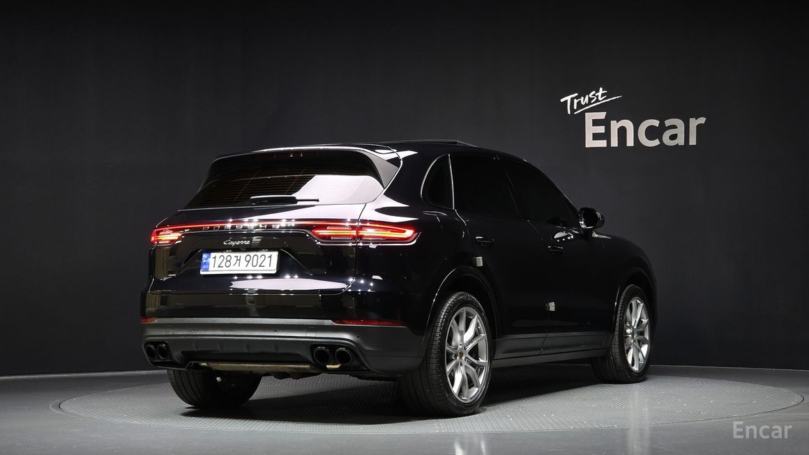 Porsche Cayenne - фото 1