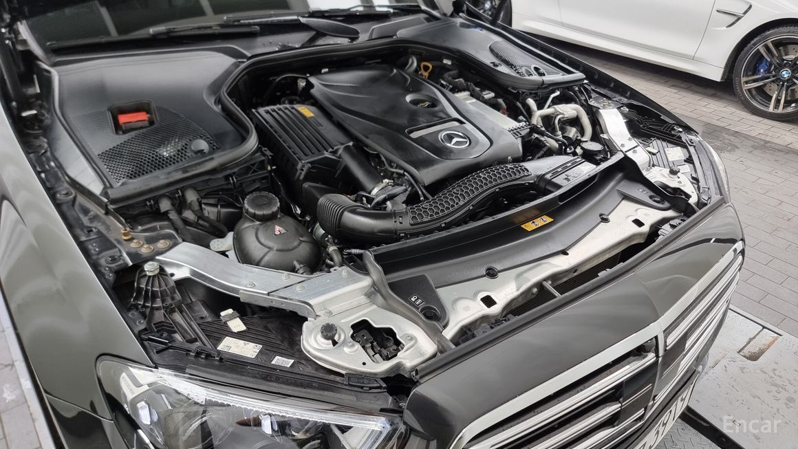 Mercedes-Benz E-Class - фото 5