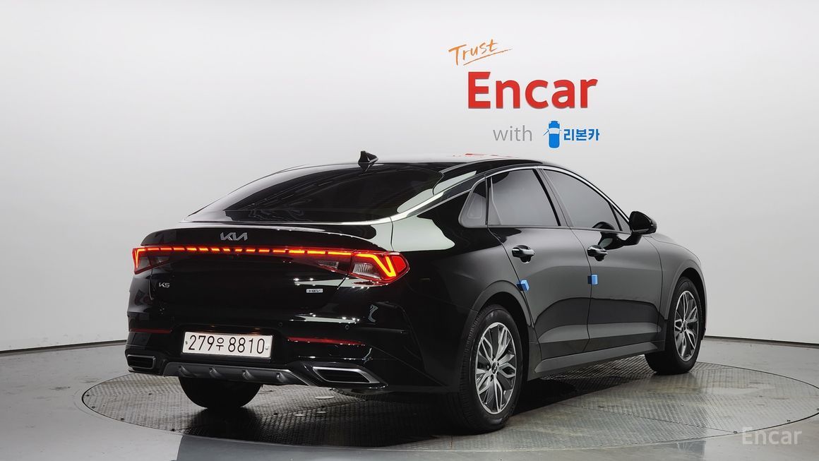 Kia K5 - фото 1
