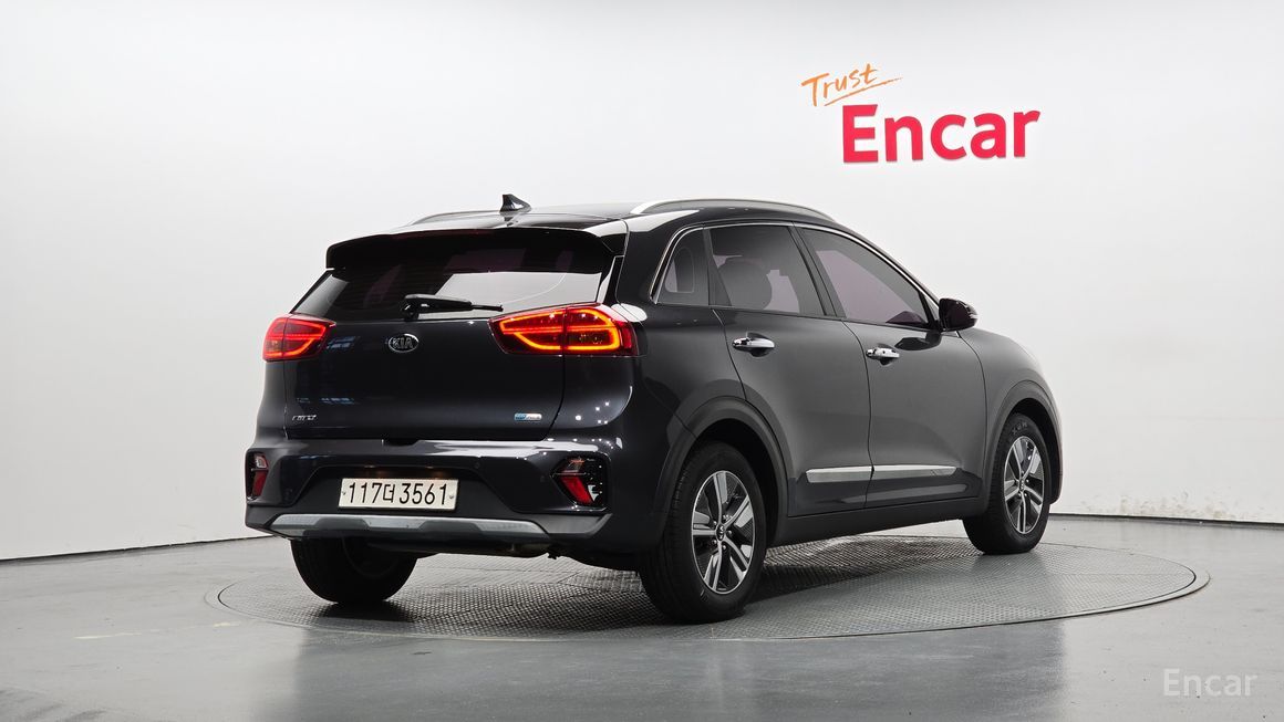 Kia Niro - фото 1