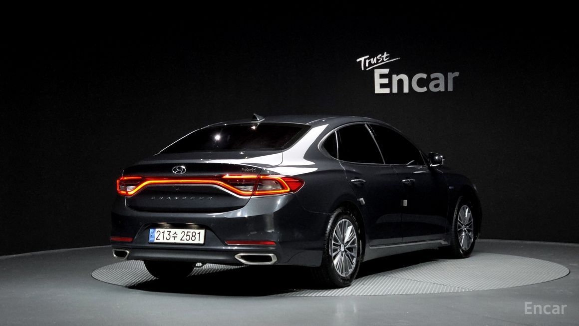 Hyundai Grandeur - фото 1