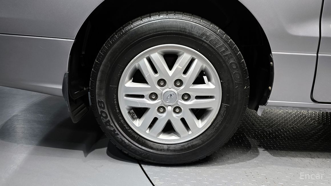 Hyundai Starex - фото 4