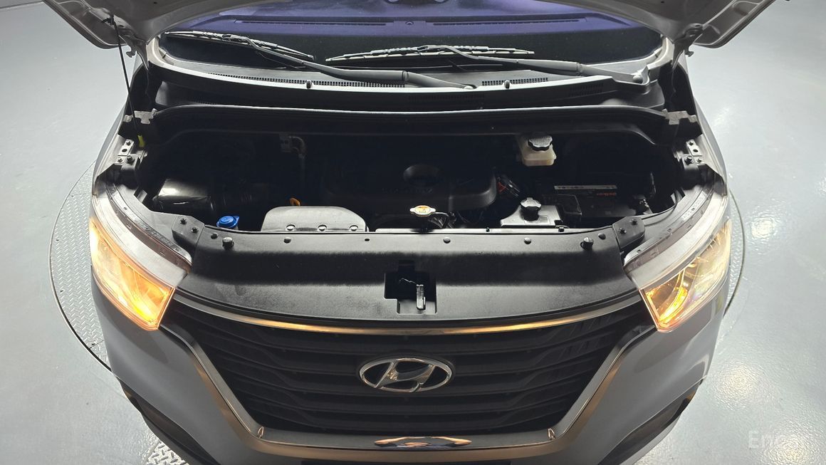 Hyundai Starex - фото 5