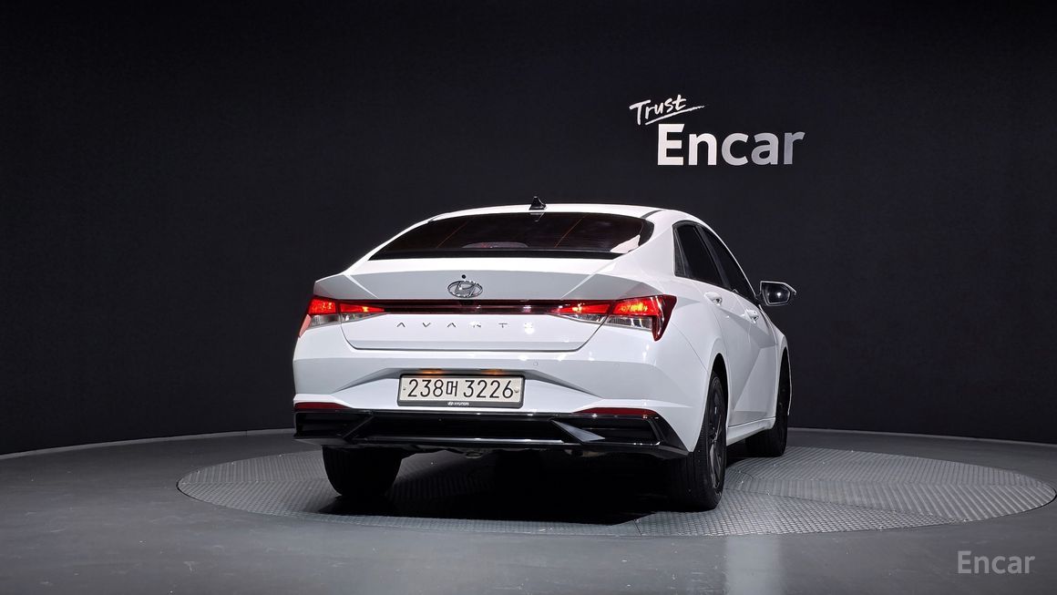 Hyundai Avante - фото 3