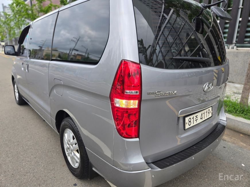 Hyundai Starex - фото 2
