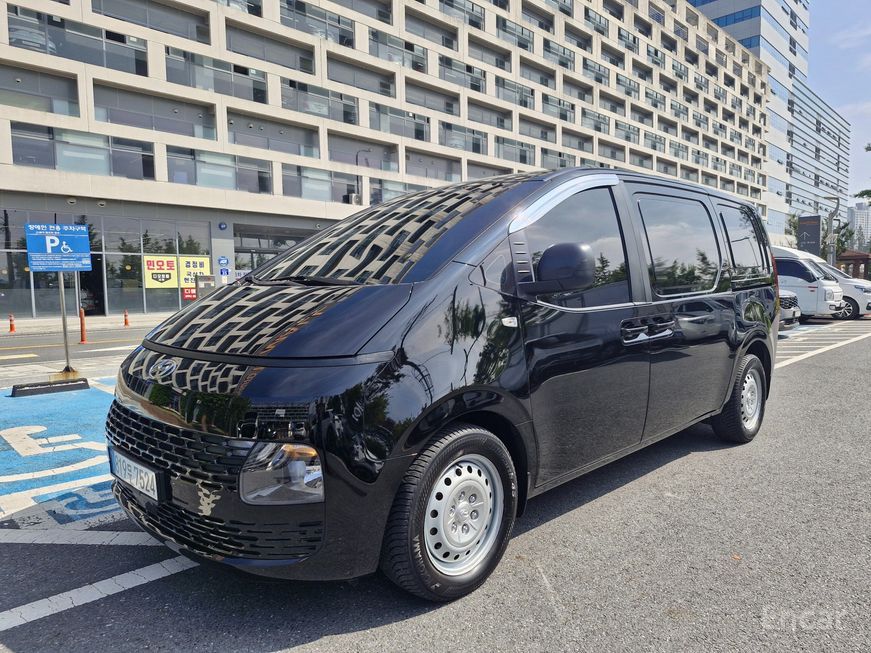 Hyundai Staria - фото 0