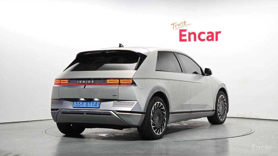 Hyundai Ionic 5 - фото 1