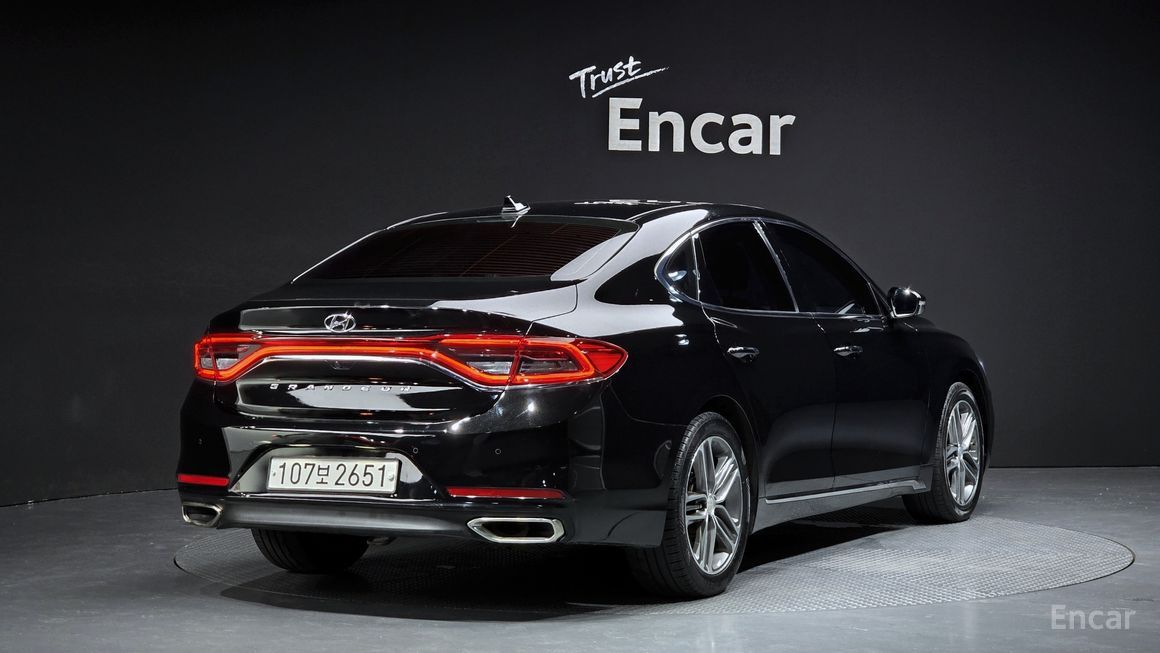 Hyundai Grandeur - фото 1