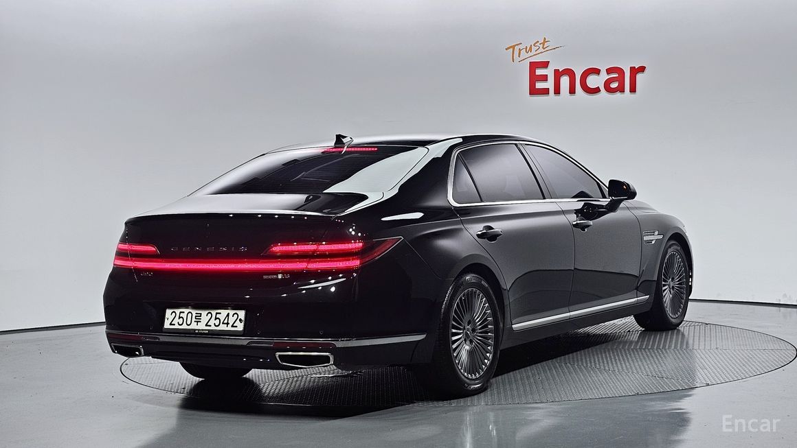 Genesis G90 - фото 1