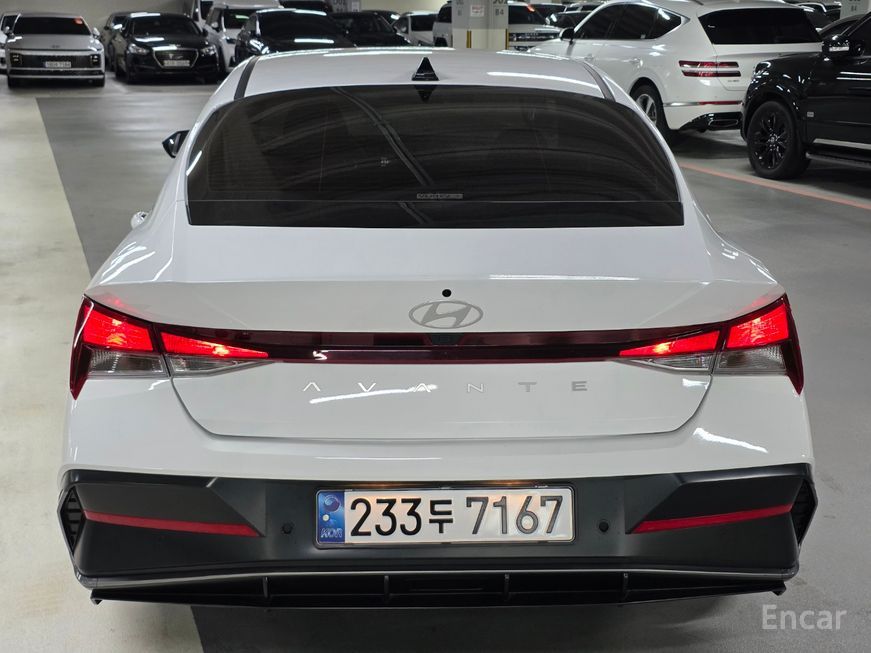 Hyundai Avante - фото 1