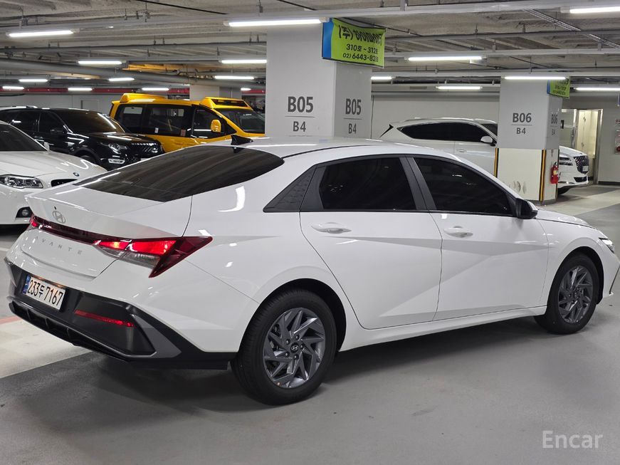 Hyundai Avante - фото 3