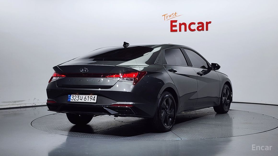 Hyundai Avante - фото 1