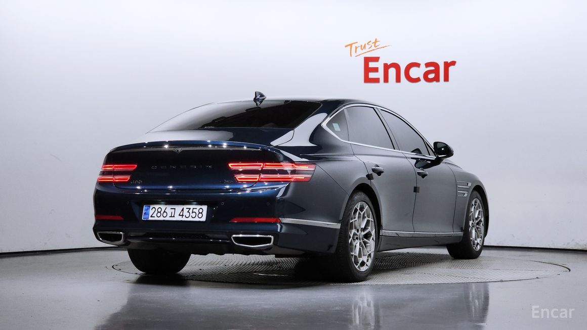 Genesis G80 - фото 1