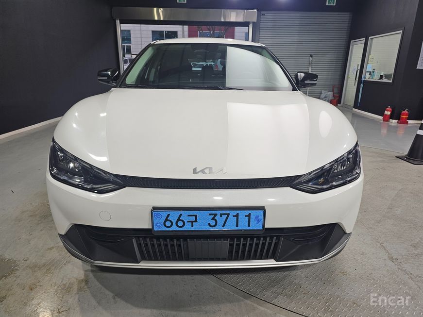 Kia EV6 - фото 0