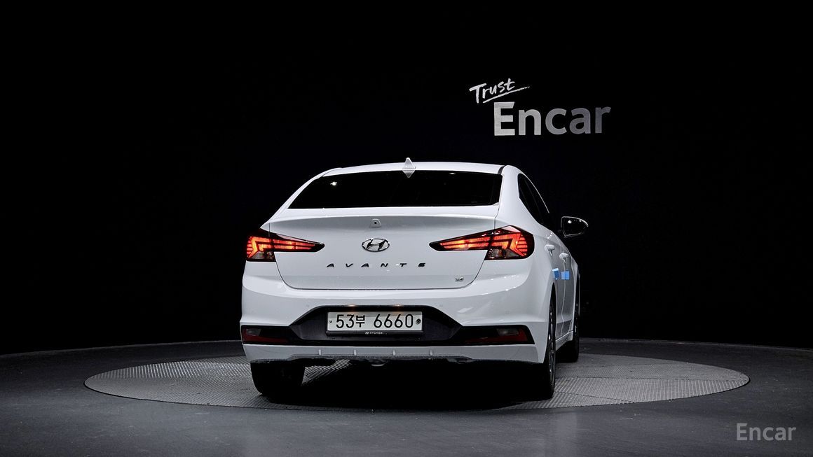 Hyundai Avante - фото 3