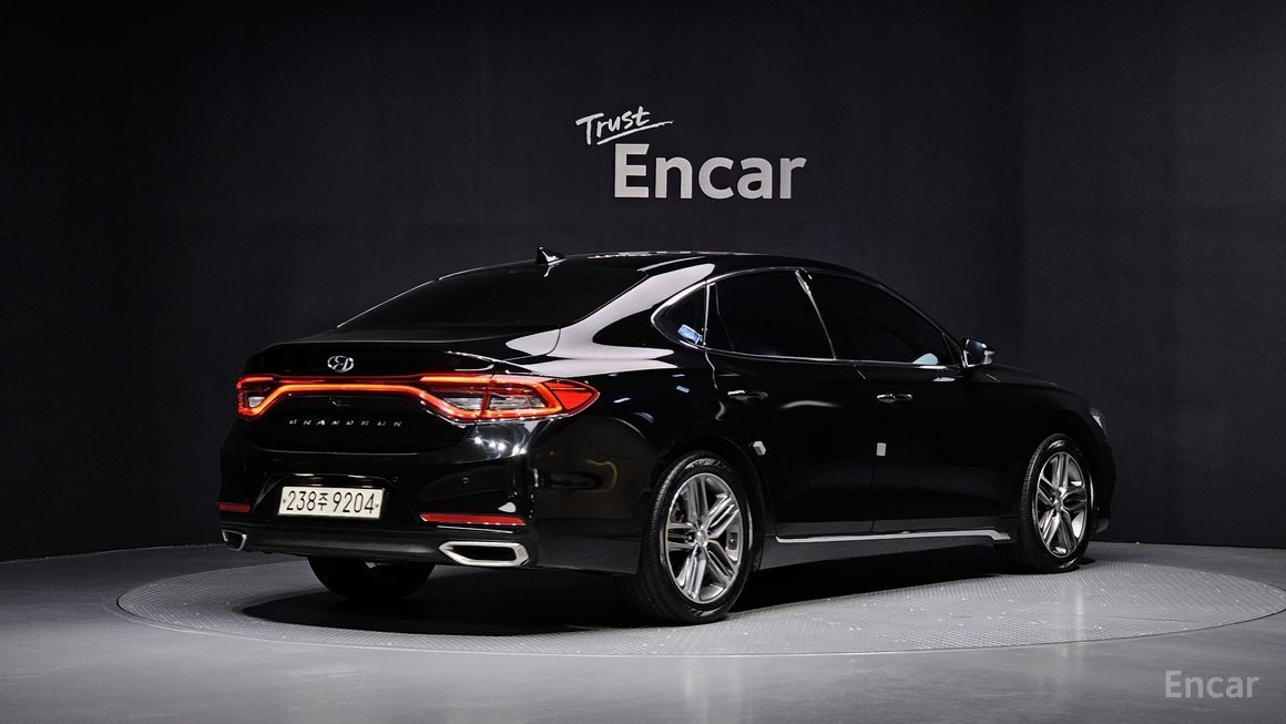 Hyundai Grandeur - фото 1