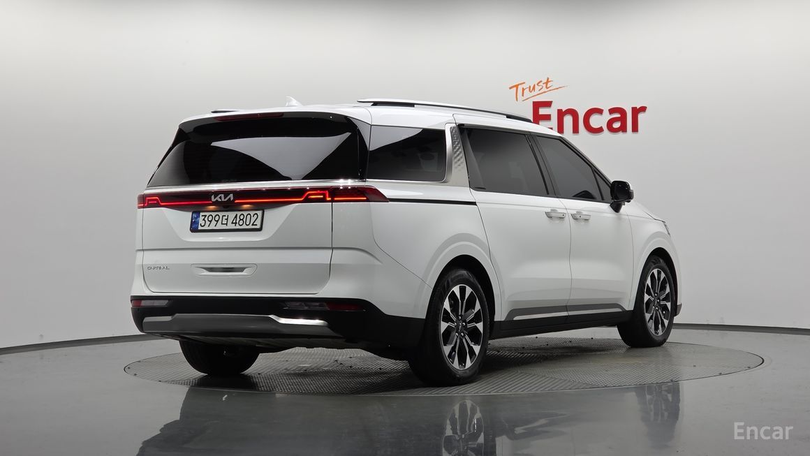 Kia Carnival - фото 1