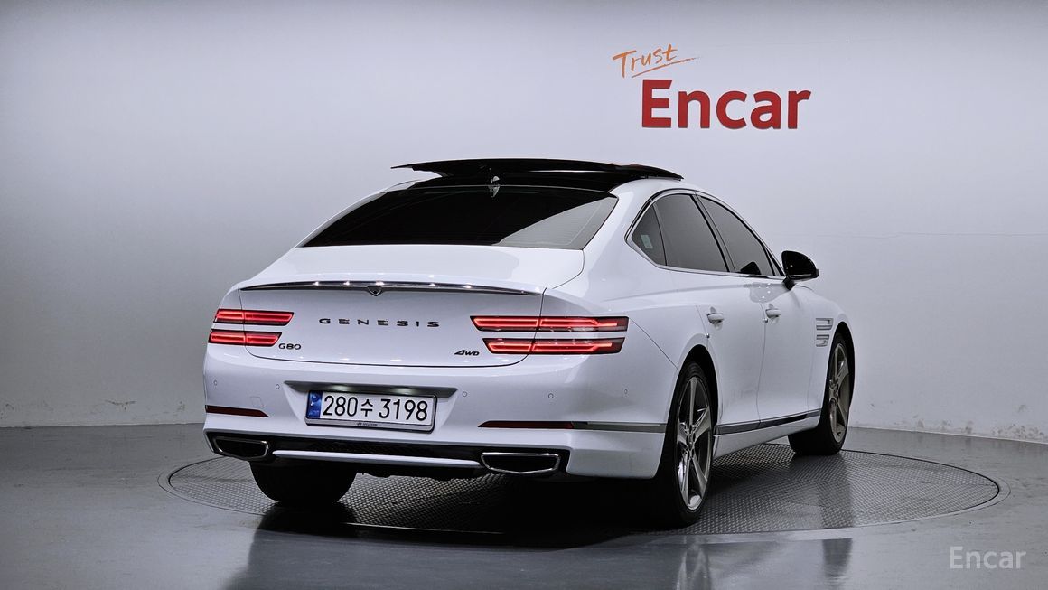 Genesis G80 - фото 1