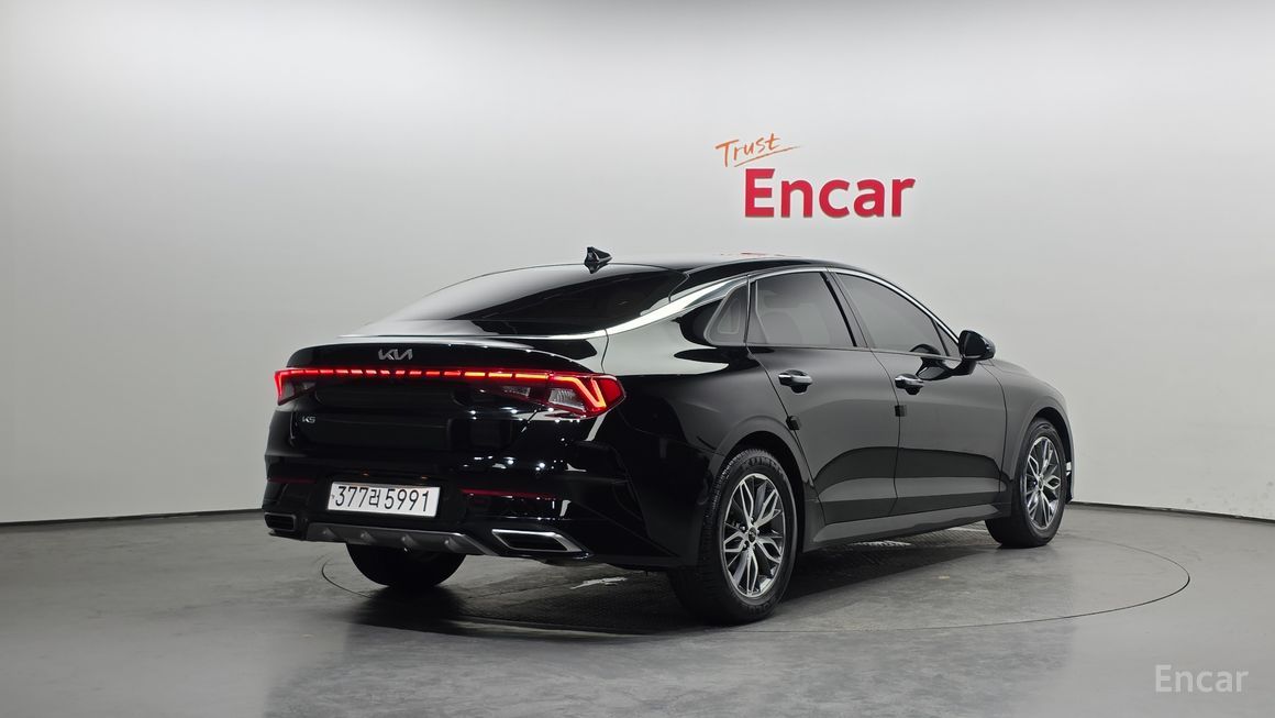 Kia K5 - фото 1