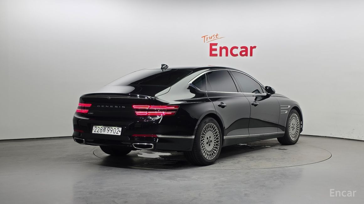 Genesis G80 - фото 1