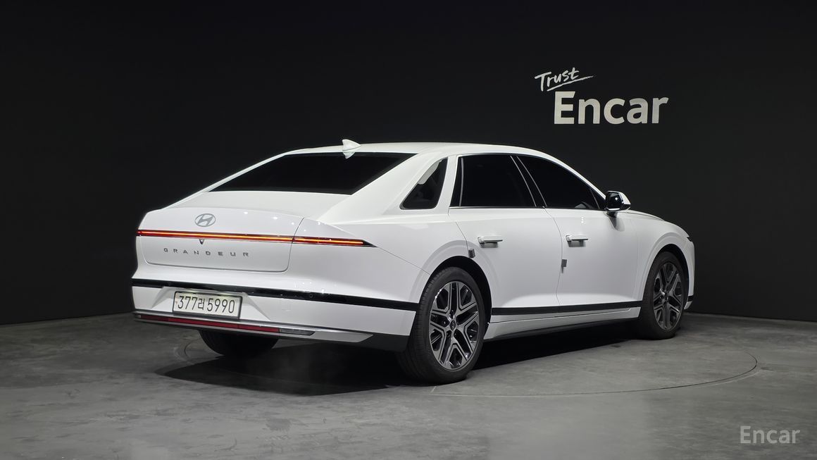 Hyundai Grandeur - фото 1