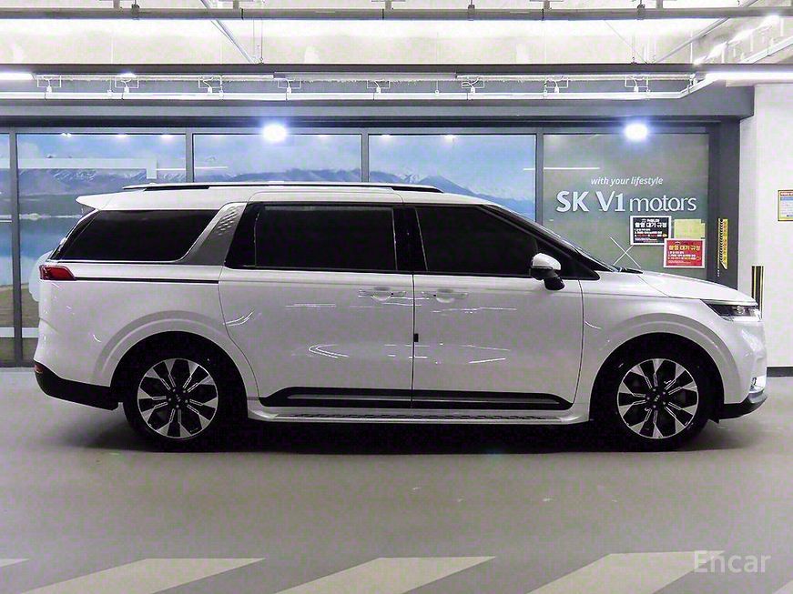 Kia Carnival - фото 2