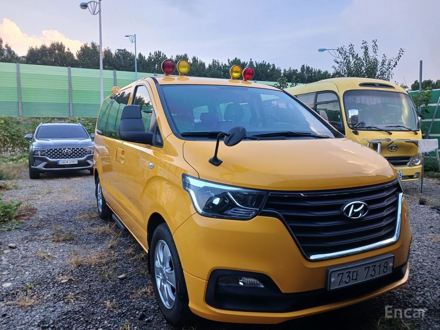 Hyundai Starex - фото 1