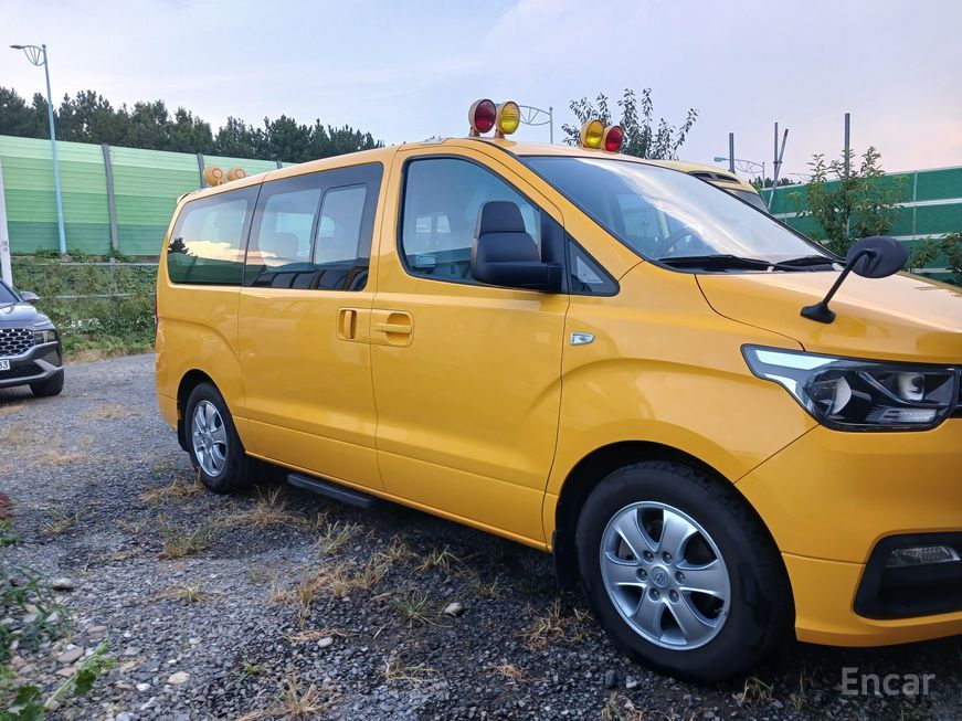 Hyundai Starex - фото 2