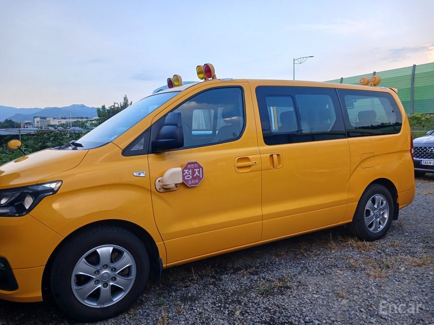 Hyundai Starex - фото 3