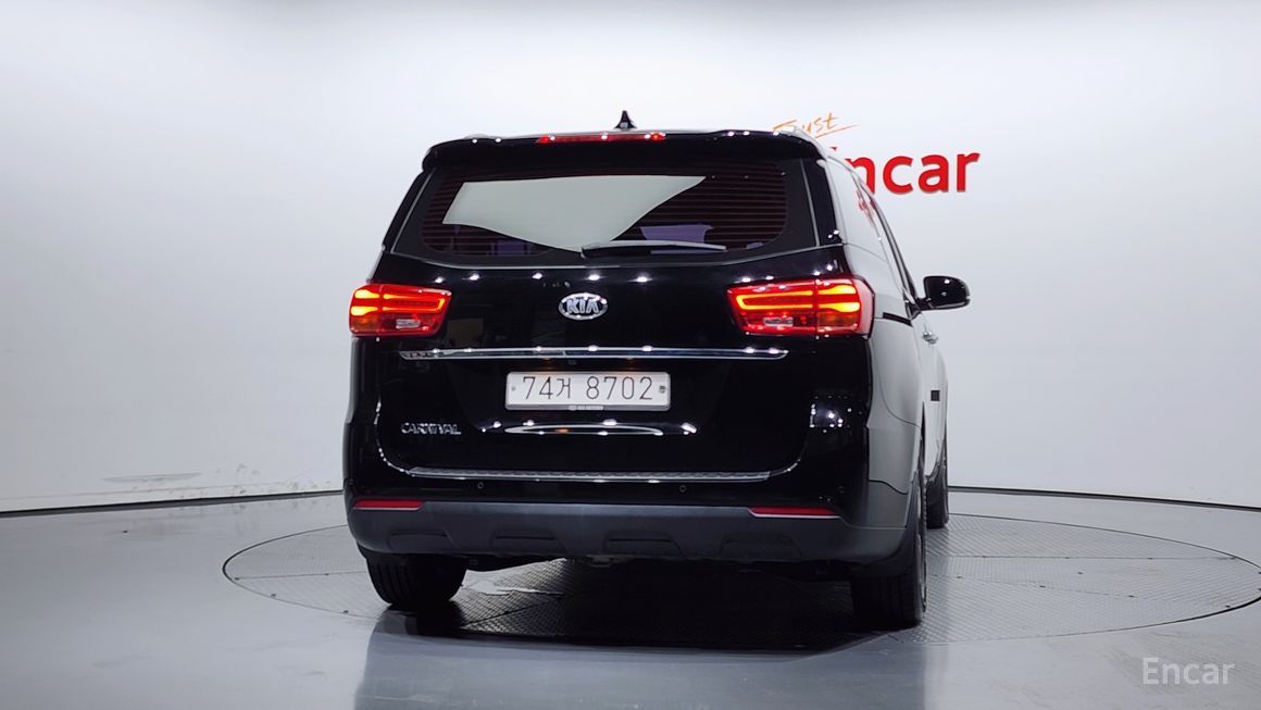 Kia Carnival - фото 3