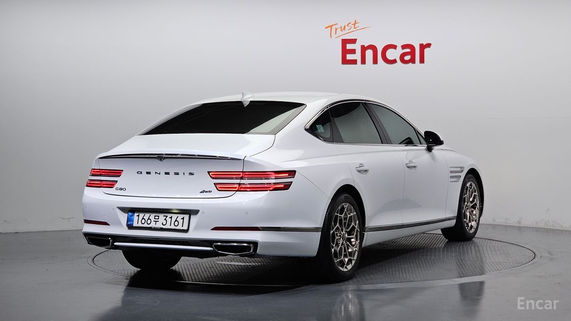 Genesis G80 - фото 1