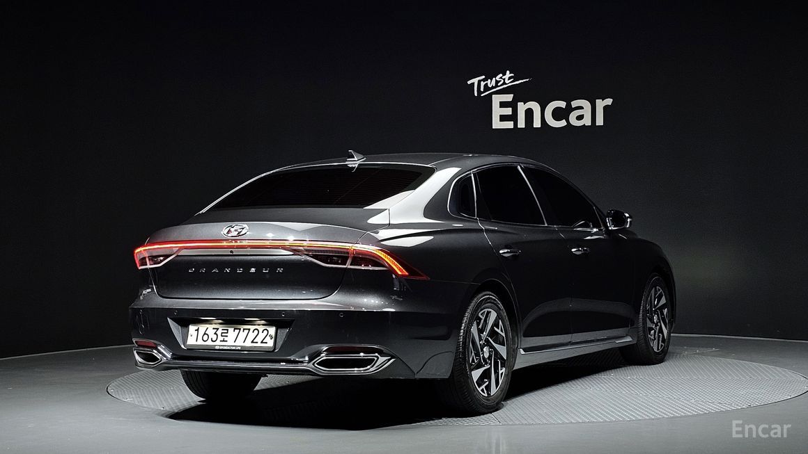 Hyundai Grandeur - фото 1