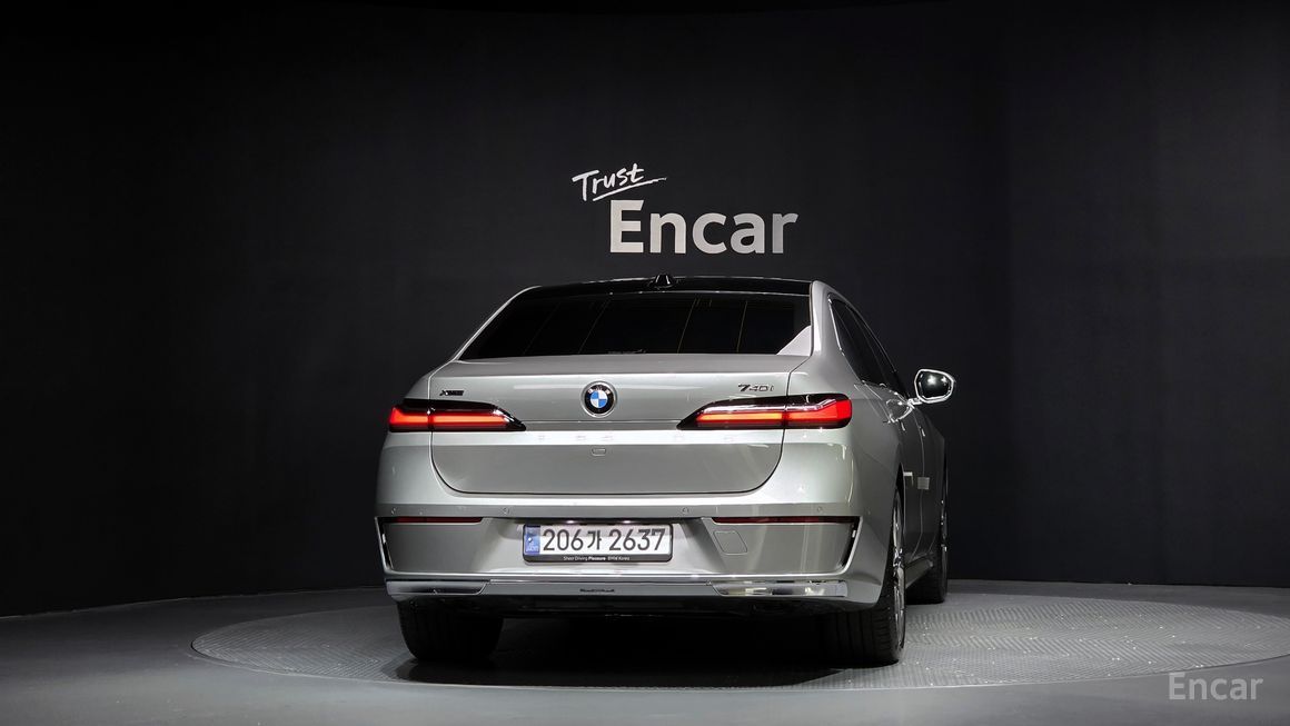 BMW 7 Series - фото 3